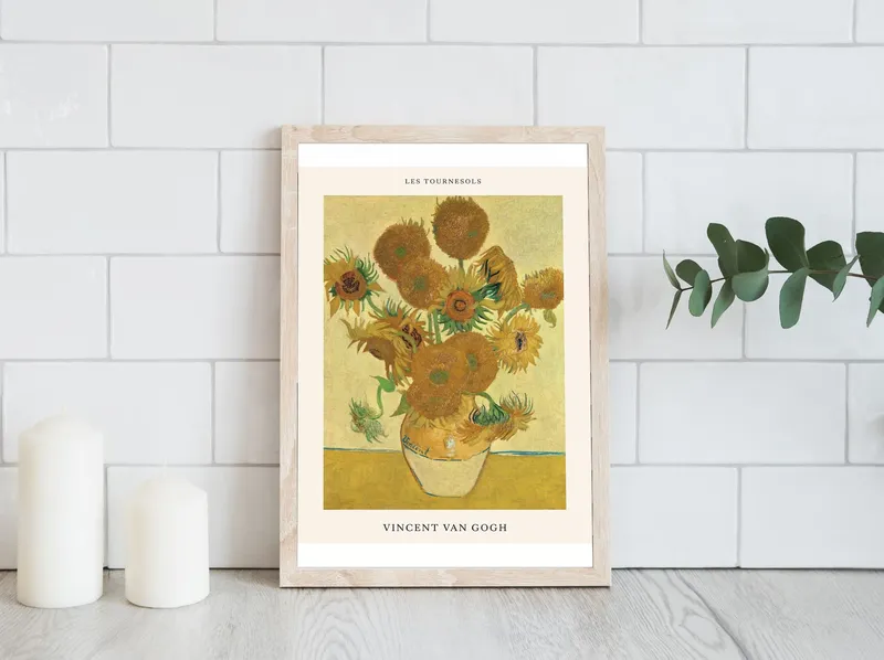 Постер «Винсент Ван Гог - Подсолнухи» на стене в офисе