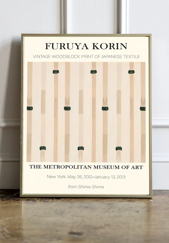 Постер «Японский минимализм - Винтажный узор» над диваном в гостиной