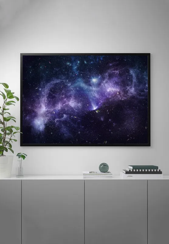 Постер «Небесная соната» над диваном в гостиной