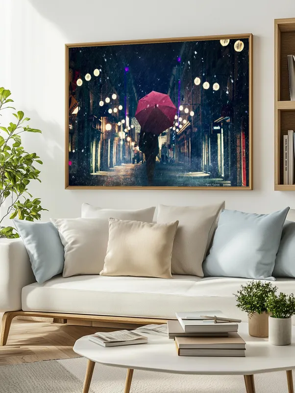 Постер «Моросящий дождь» над диваном в гостиной