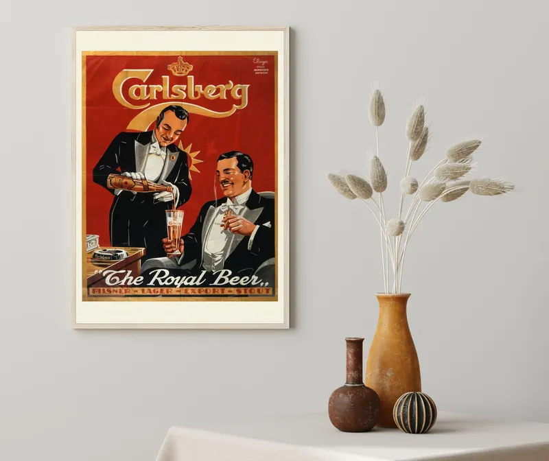 Постер «Рекламный плакат - Пиво Carlsberg &amp;quotThe Royal Beer&amp;quot» на стене в офисе