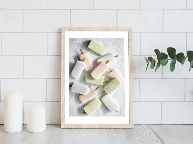 Постер «Фруктовое Мороженое» на стене в офисе