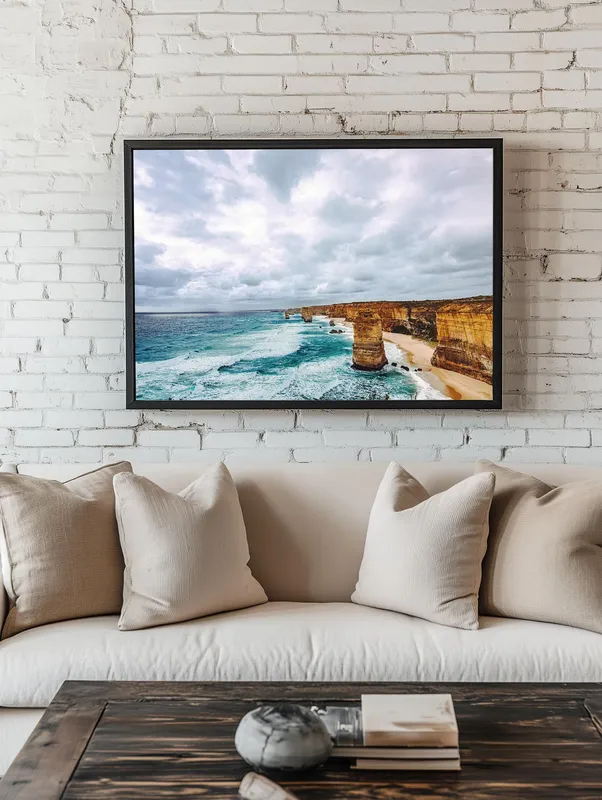 Постер «Берег моря - Австралия» на стене в офисе