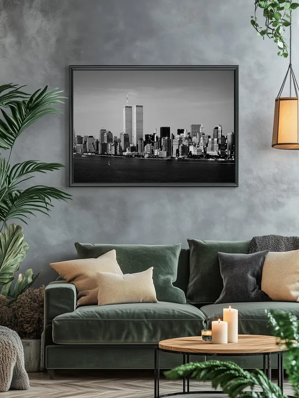 Постер «Вид на Нью-Йорк» над диваном в гостиной