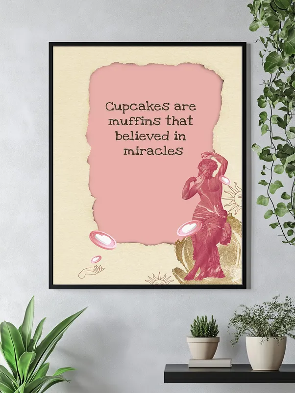 Постер «Постеры-мотиваторы - Верьте в чудеса» над диваном в гостиной