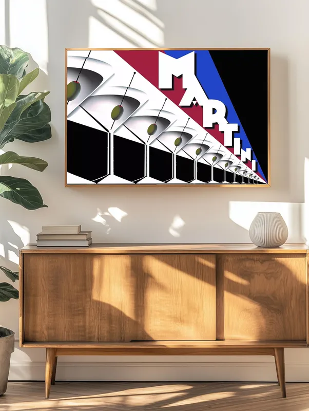 Постер «Коктейль Мартини» над диваном в гостиной