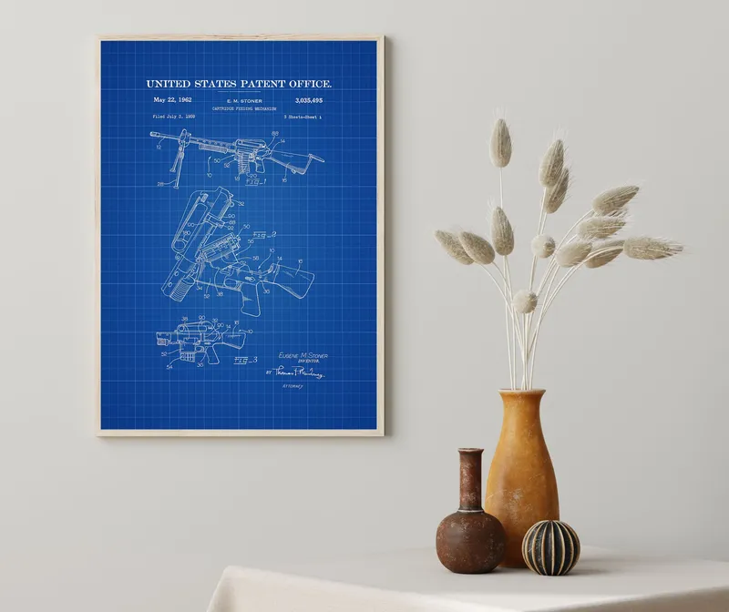 Постер «Механизм подачи патронов» на стене в офисе