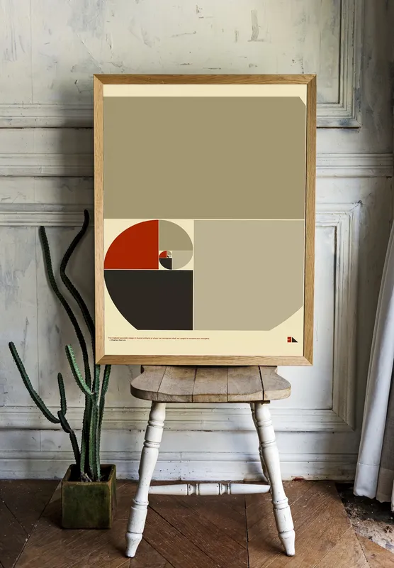 Постер «Цитаты Ученых - Чарльз Дарвин» над диваном в гостиной