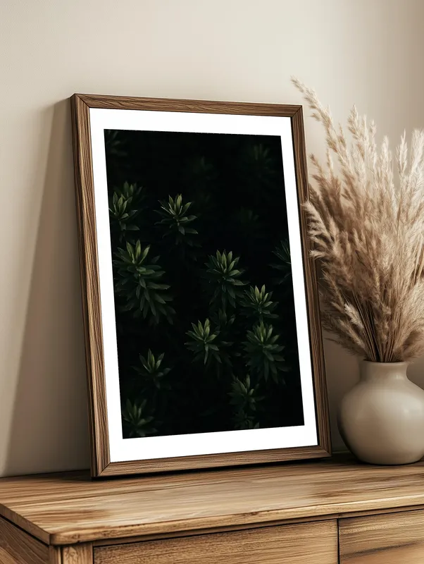 Постер «Дикая природа» на стене в офисе