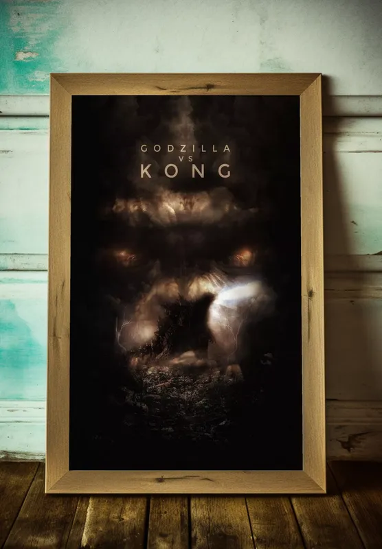 Постер «Годзилла против Конга» над диваном в гостиной