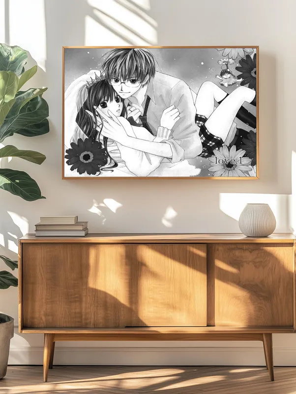 Постер «Опережая поцелуй. Любовная история» над диваном в гостиной