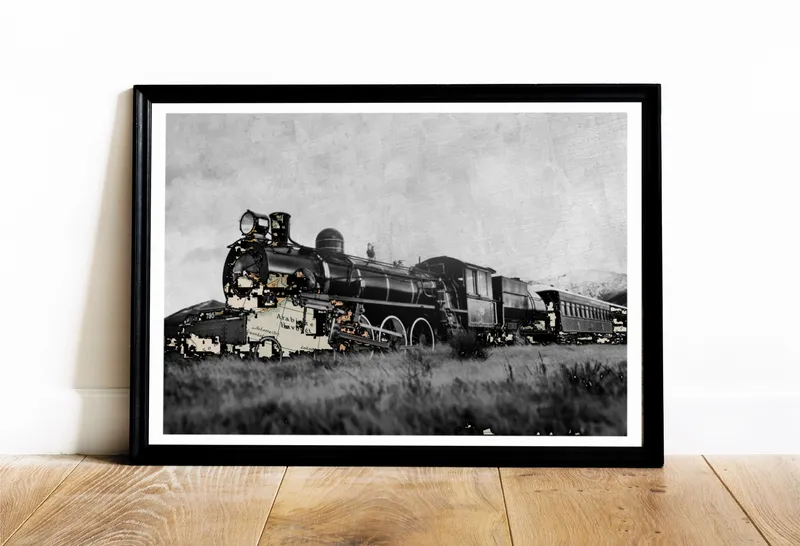 Постер «Фотография Паровоза» над диваном в гостиной