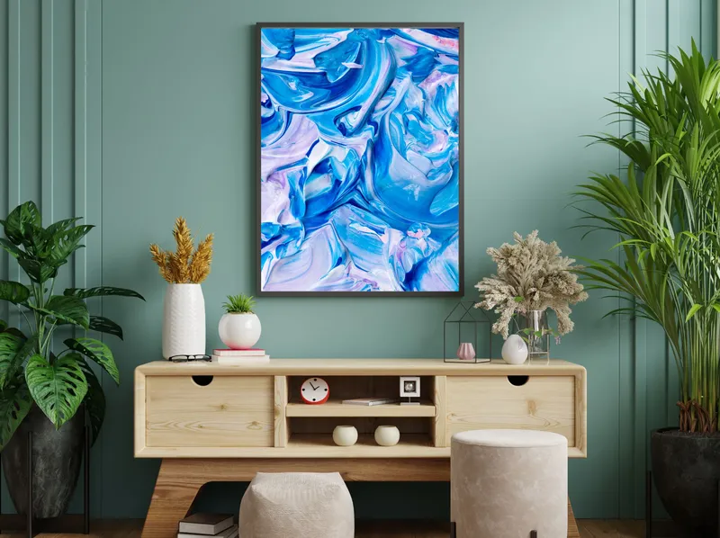 Постер «Морская Бездна» над диваном в гостиной