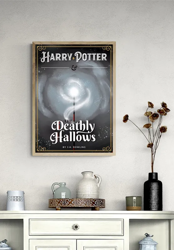 Постер «Гарри Поттер - Дары Смерти» над диваном в гостиной