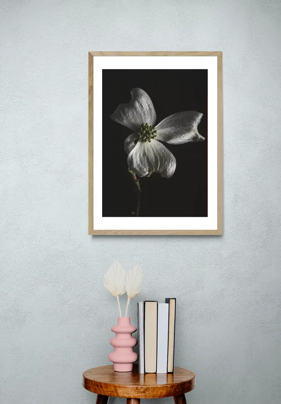 Постер «Цветение кизила» на стене в офисе