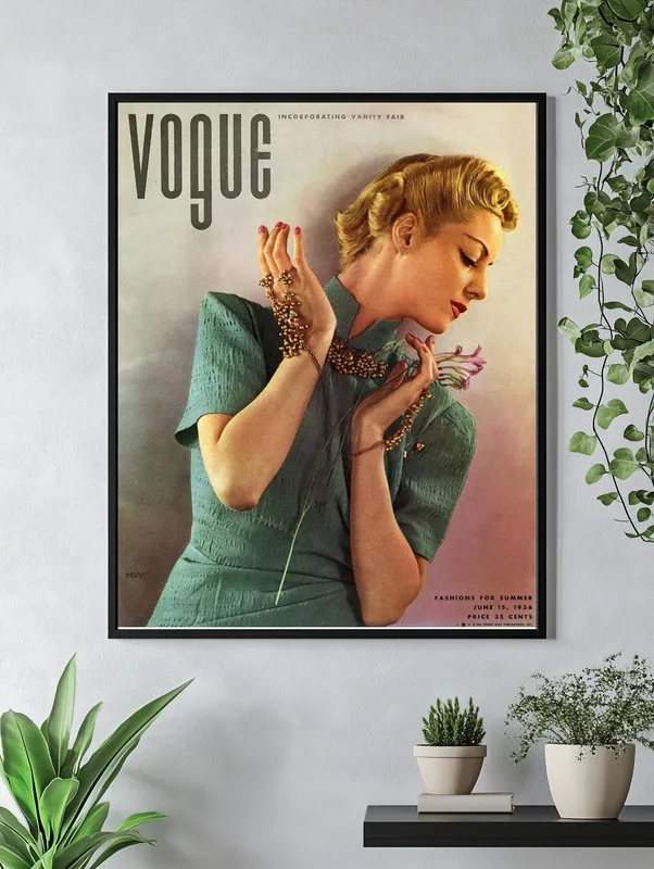 Постер «Vogue - Мода 1930-х» над диваном в гостиной