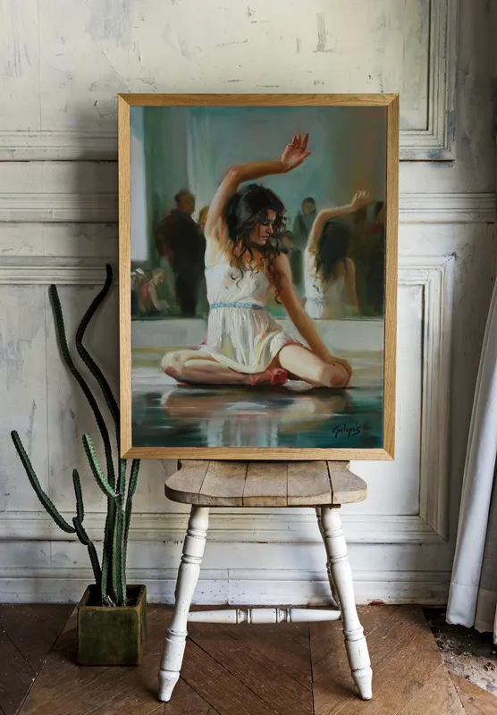 Постер «Балет - Танец балерины» над диваном в гостиной