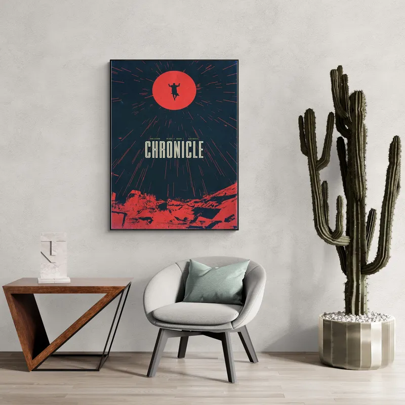 Постер «Хроника» над диваном в гостиной