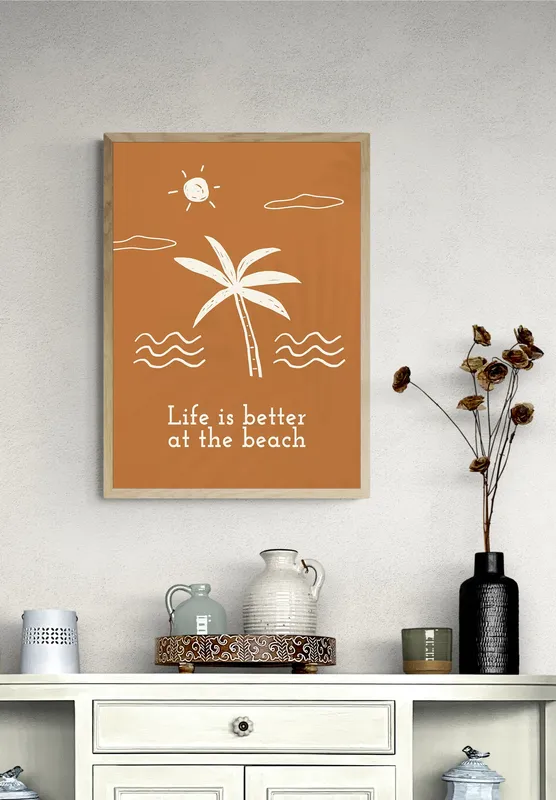 Постер «Лето - Жизнь на пляже» на стене в офисе