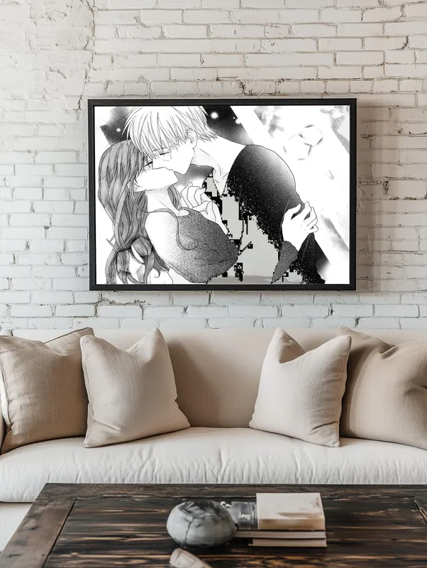 Постер «Опережая поцелуй. Первые чувства» над диваном в гостиной