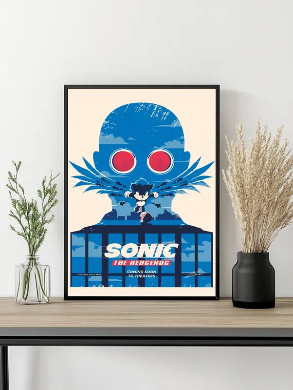 Постер «Sonic» над диваном в гостиной