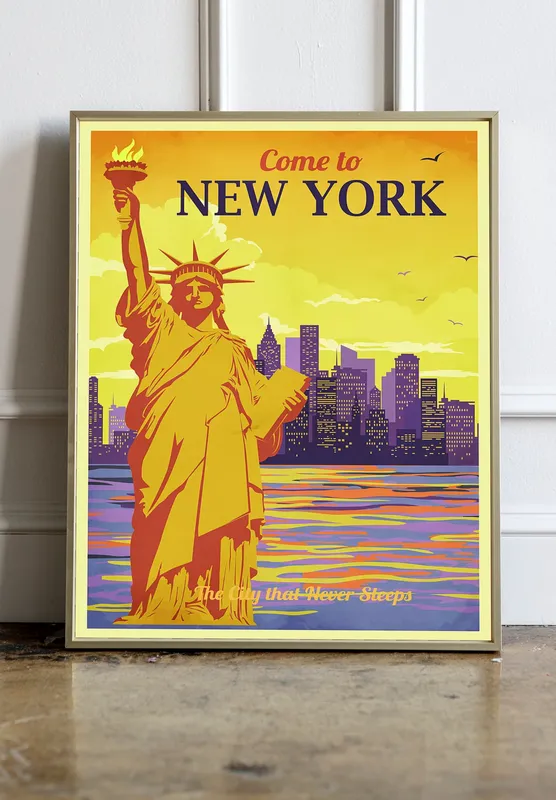 Постер «Огненный NY» над диваном в гостиной