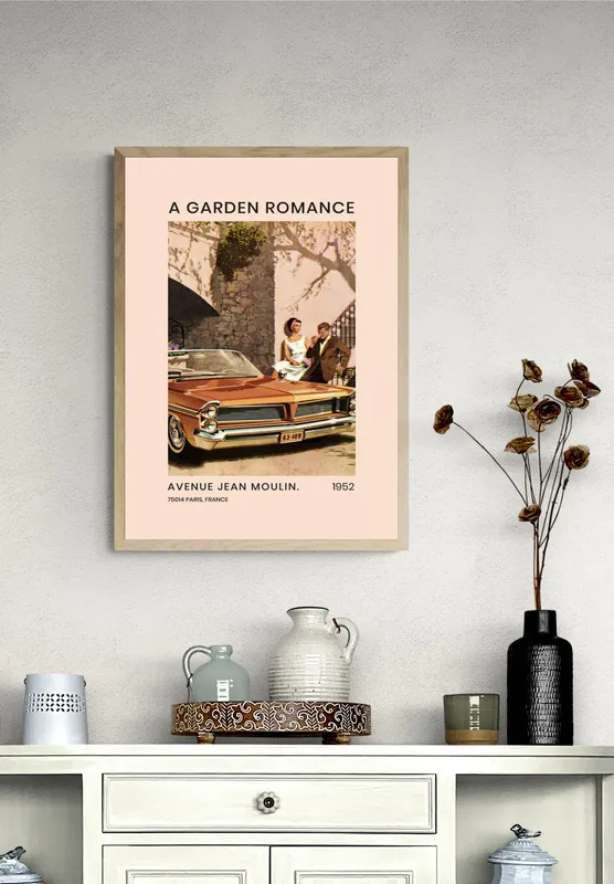 Постер «Романтический Сад» над диваном в гостиной