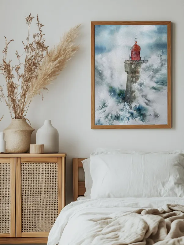 Постер «Маяк на береговом рифе» над диваном в гостиной