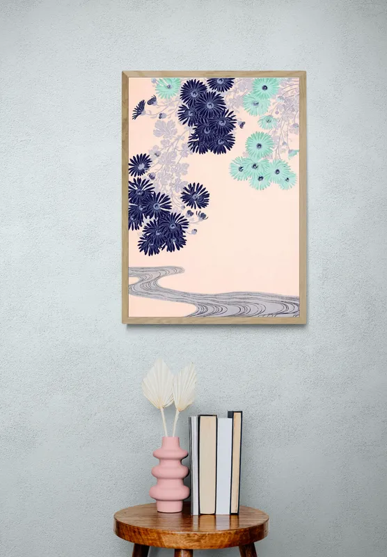 Постер «Весна - Яркие весенние цветы» над диваном в гостиной