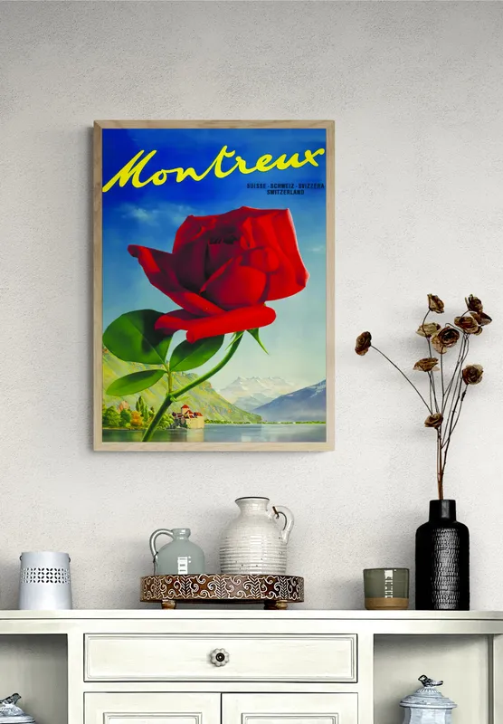 Постер «Город Монрё» на стене в офисе