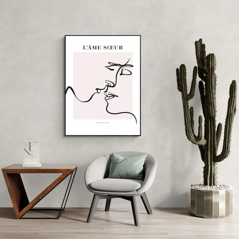 Постер «Родственные Души» на стене в офисе