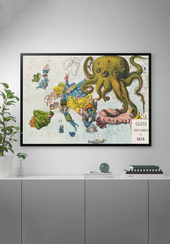 Постер «Постер «Карта и осьминог»» над диваном в гостиной