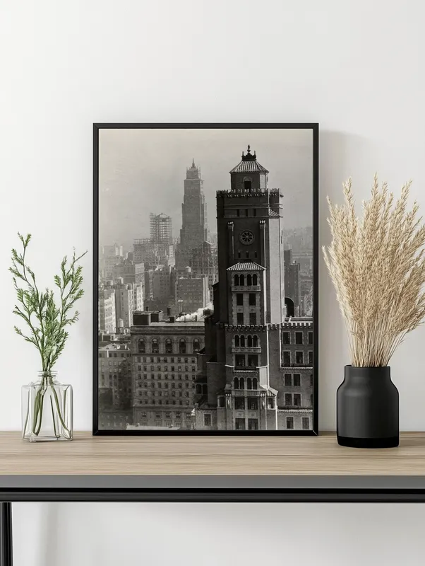 Постер «Север Шелтона» на стене в офисе