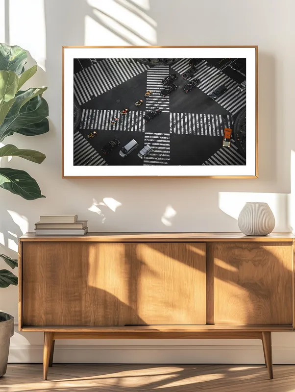 Постер «Перекрёсток» на стене в офисе