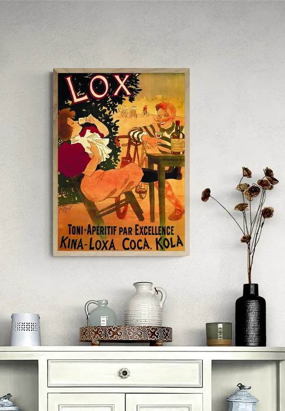 Постер «Реклама напитков» на стене в офисе