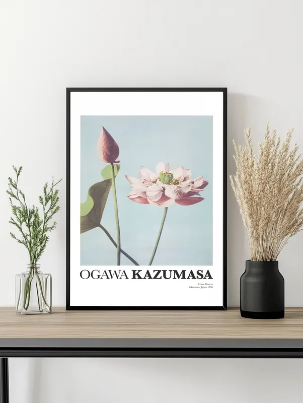 Постер «Огава Кадзумаса - Лотос» на стене в офисе