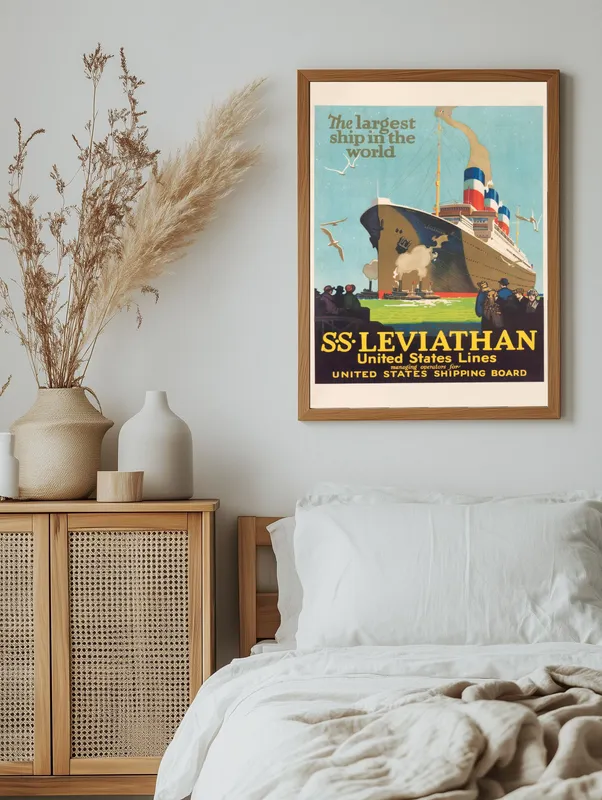 Постер «Корабли - Пароход S.S. Leviathan» на стене в офисе