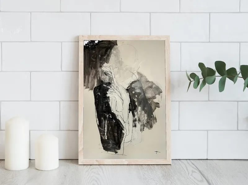 Постер «Акварель» над диваном в гостиной