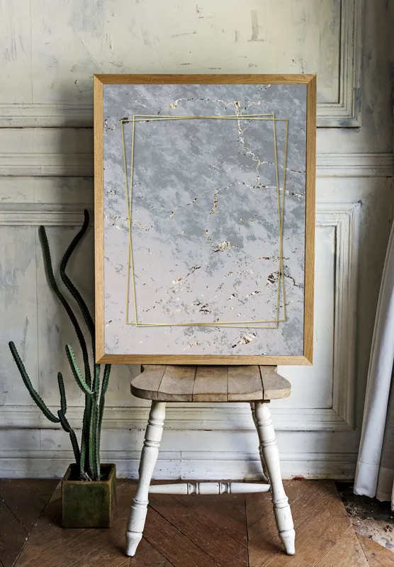 Постер «Серый мрамор» на стене в офисе