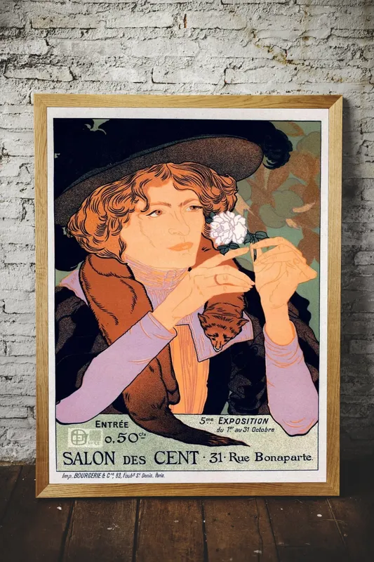 Постер «Афиша - Пятая экспозиция искусства» над диваном в гостиной